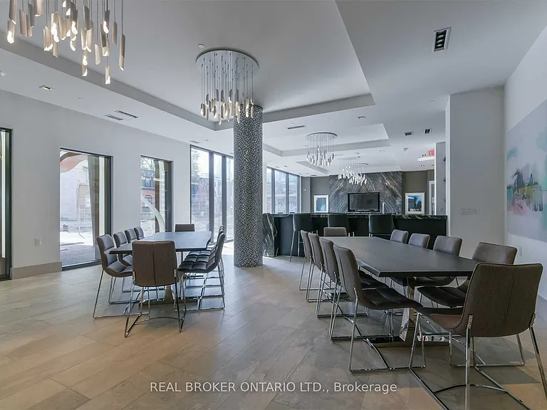 525 Adelaide St W #325 — Photo 17