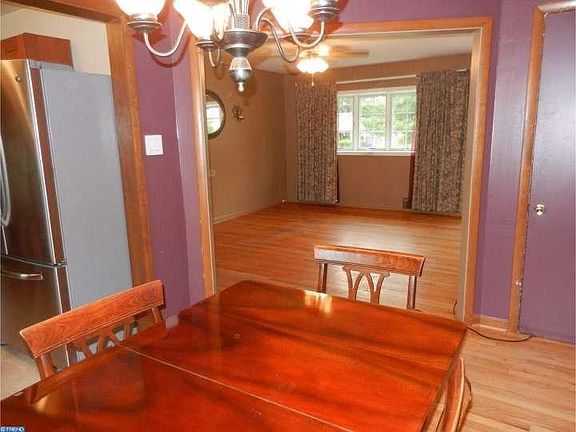 3rd image of 207 Kingsley Dr