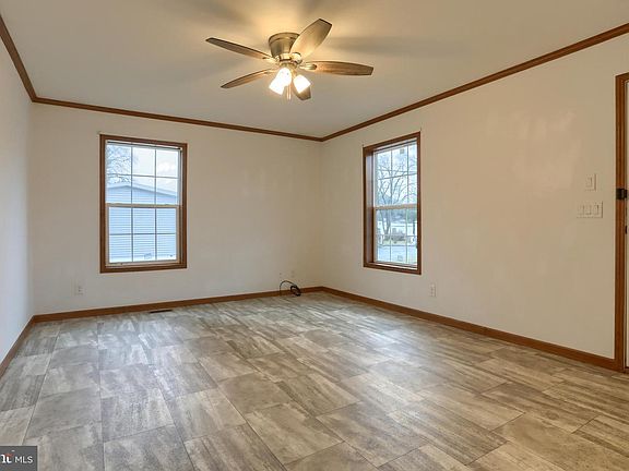 4th image of 14 Shellie St