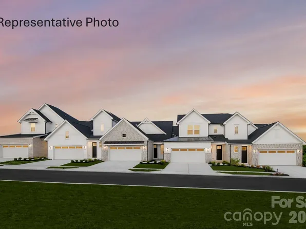 1433 Twin Leaf Rd, Fort Mill, SC 29715