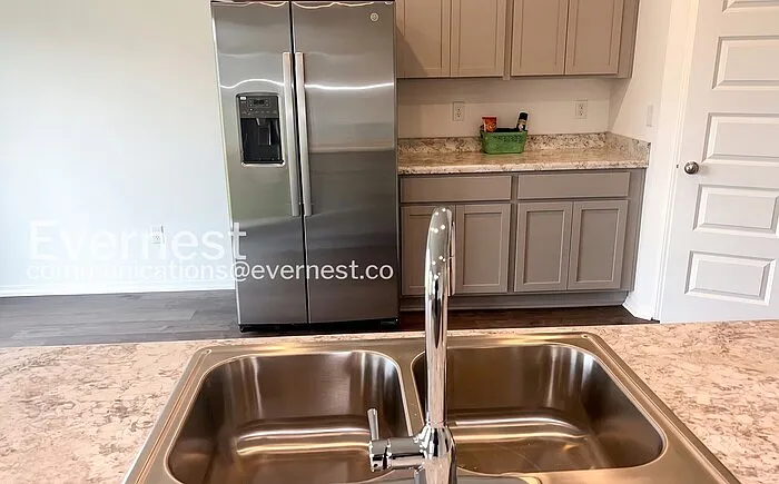 6680 Hollywood Ave — Photo 4