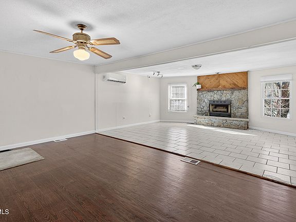 14th image of this home