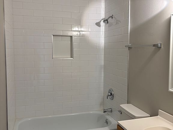 4th image of 386 E 16th Ave APT C