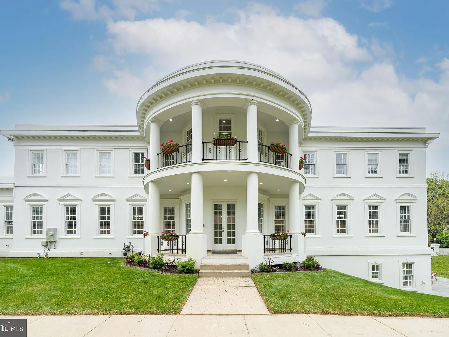 7 bed, 9.0 bath, 12664 sqft, $26,500 — Photo 4