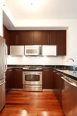 Rented by Lisa Management | media 18