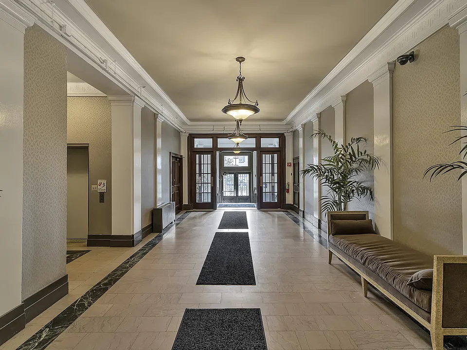 Building Photo 5
