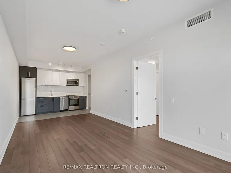 2525 Bathurst St #310 — Photo 15