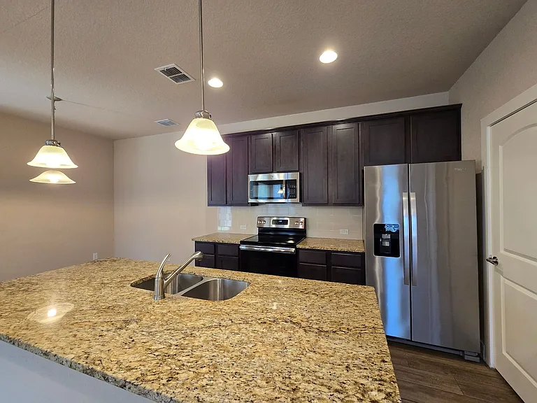 750 Milestone Park — Photo 7
