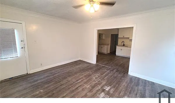 3 bed, $3,668 — Photo 2