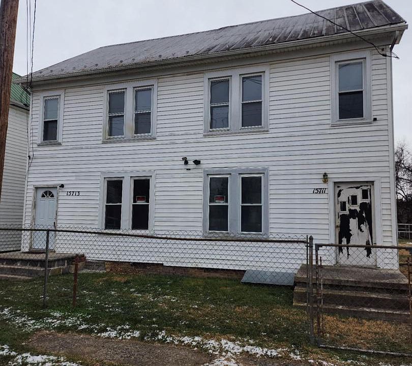 1st image of 15713 Fenton Ave