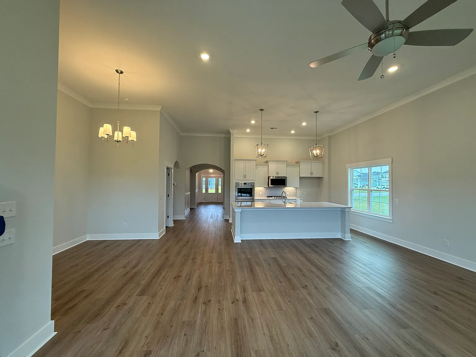 3 bed, 1910 sqft, $3,200 — Photo 4