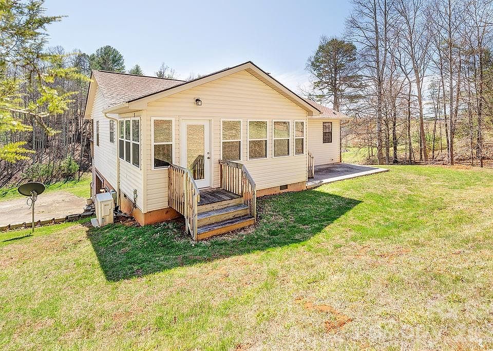 1st image of 216 Pickens Rd