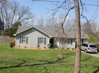 40 School St, Rydal, GA 30171