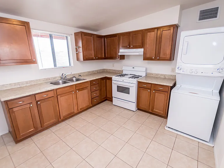 3799 E Foothills Dr — Photo 6