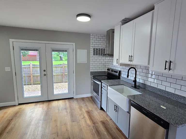 3459 Bloomingdale Rd #4 — Photo 4