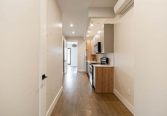 3rd image of 1283 Nostrand Ave #4K