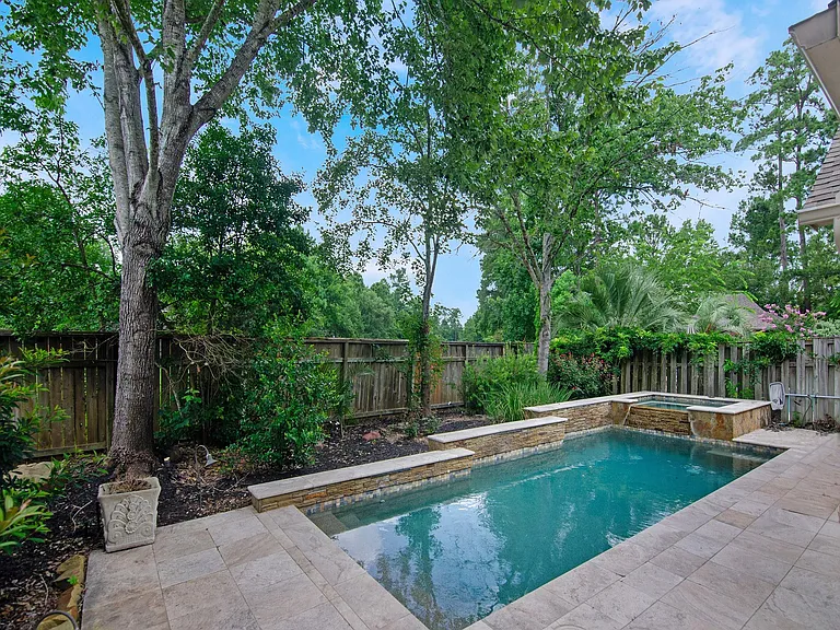 54 Douvaine Ct — Photo 8