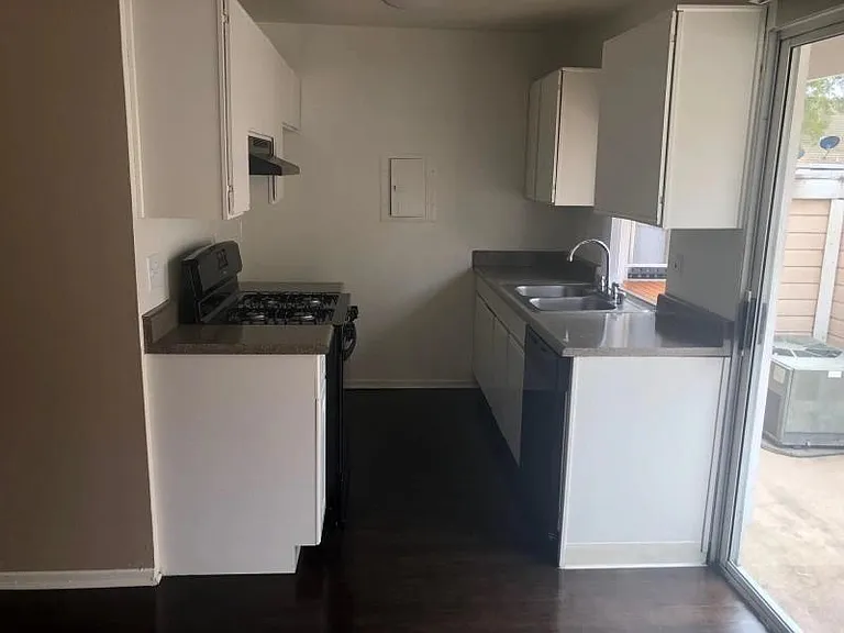 550 Williamson Ave #15 — Photo 12