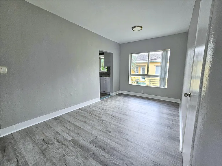 701 NE 16th Ave #26 — Photo 3