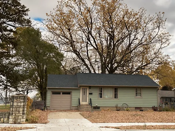 704 N Mantorville Ave, Kasson, MN 55944