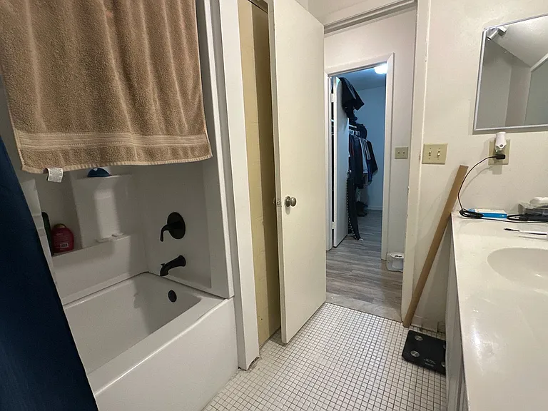 University Park Apartments near Cornell University — Photo 341