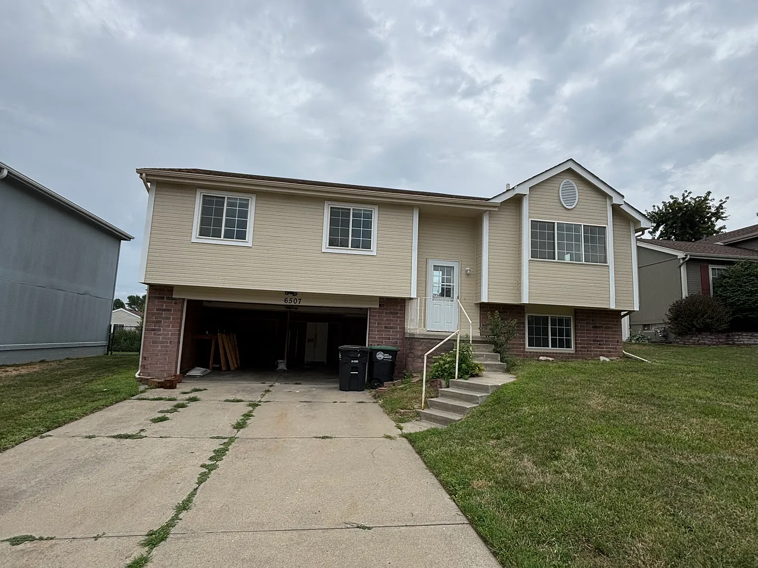 3 bed, 1464 sqft, $2,000 — Photo 3