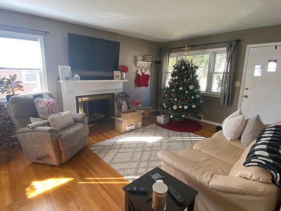 Gas fireplace, big picture window