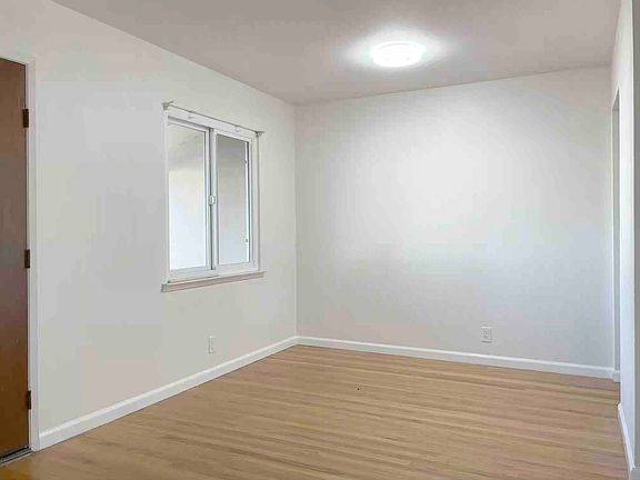 3rd image of 1137 Derbyshire Dr