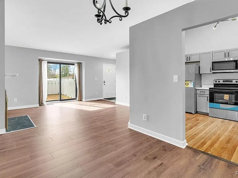 1921 Vine Way Dr #35 — Photo 9
