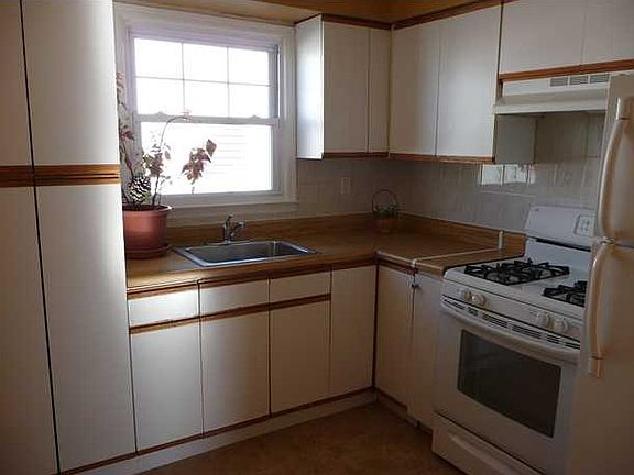 5th image of 199 Ramapo Ave