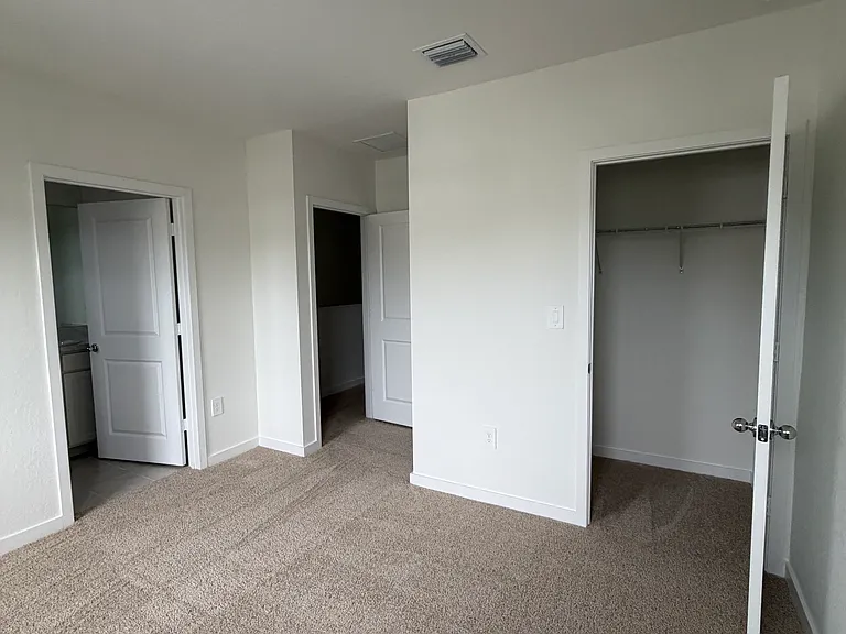 1432 NE 4th Ave — Photo 7