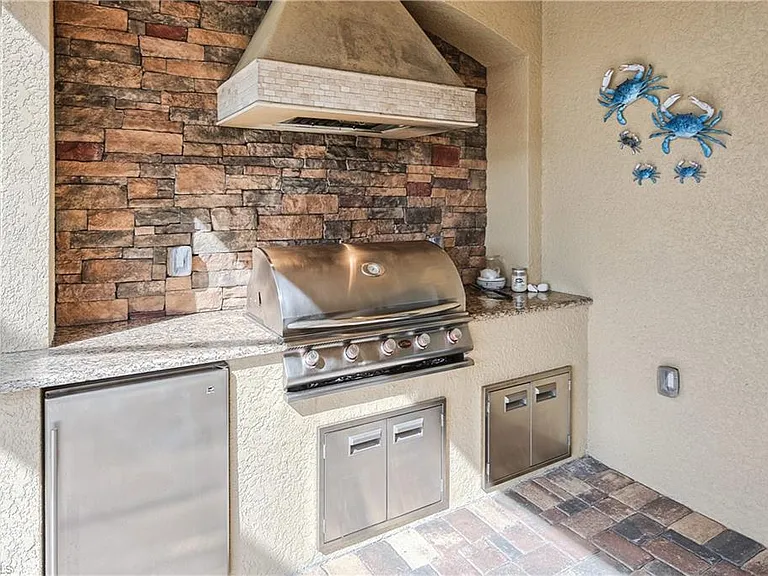 9215 Veneto Ln — Photo 21