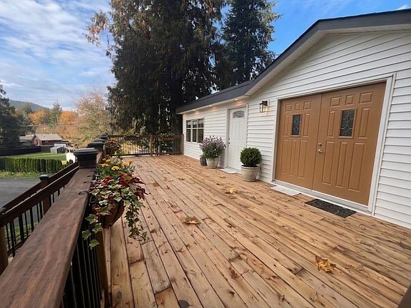 2nd image of 45992 Gurney Rd