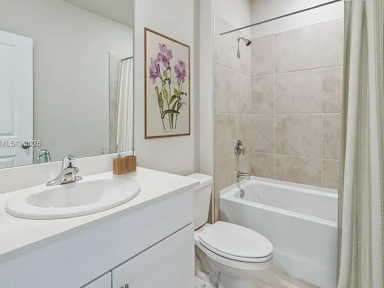 1626 Embers Pkwy W — Photo 5