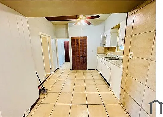 3 bed, 1100 sqft, $2,100 — Photo 4