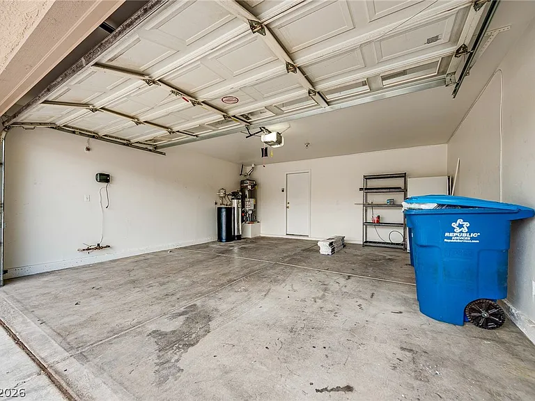9829 Panorama Cliff Dr — Photo 15