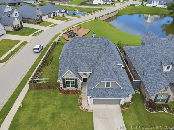 12598 S 6th St, Jenks, OK 74037