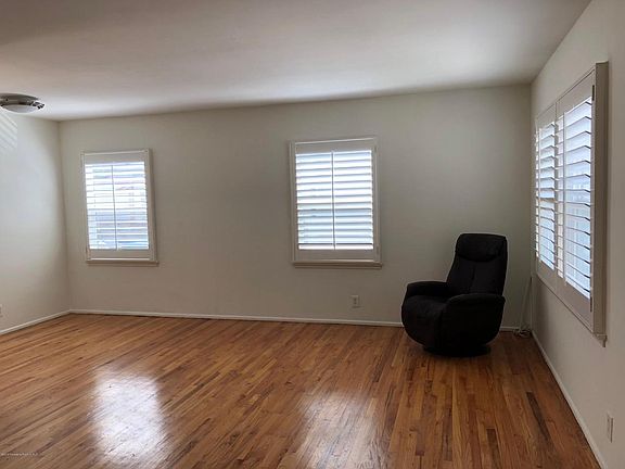 4th image of 2600 Midwickhill Dr
