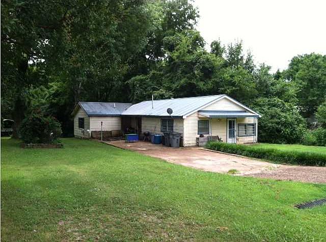 2nd image of 732 J C Mauldin Hwy