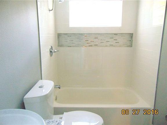 5th image of 3161 Colchester Dr
