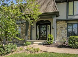 2720 NW Bent Tree Cir, Lees Summit, MO 64081