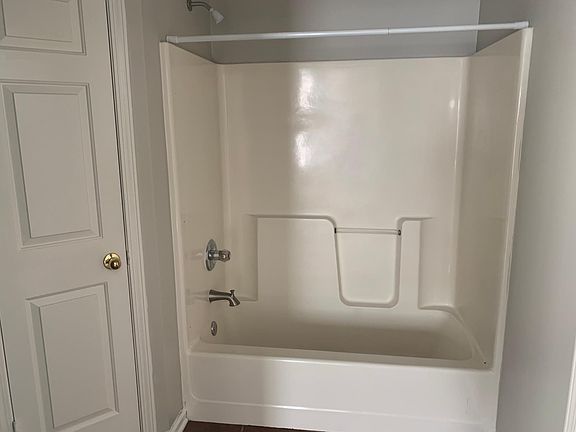 3rd image of 6933 Stevenwoods Ave