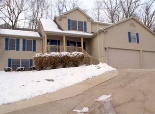 6722 Valley Dr, Bettendorf, IA 52722