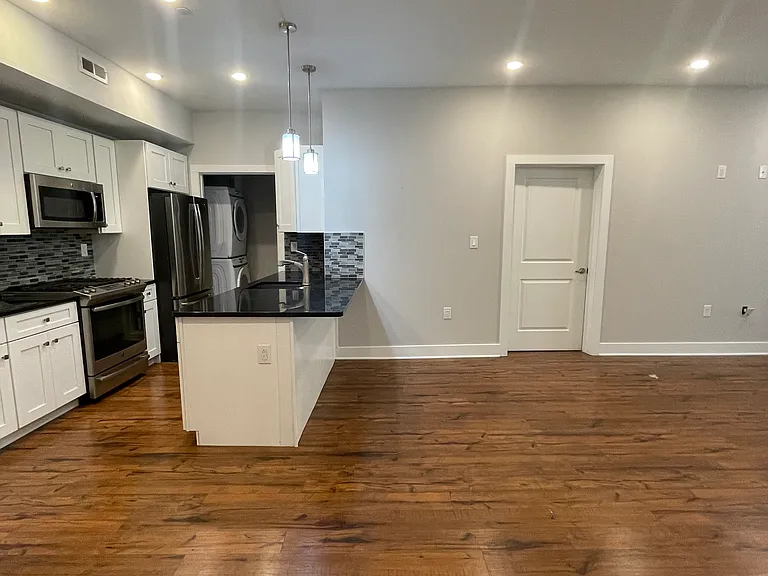 330 Cambridge St #2BB — Photo 2