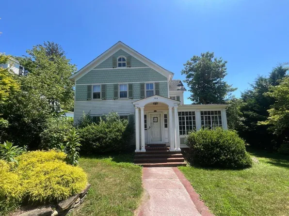 204 Chestnut Street, Port Jefferson, NY 11777
