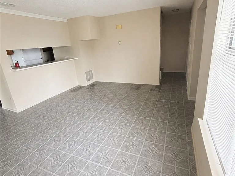 1813 Cedarhill Dr #B — Photo 9