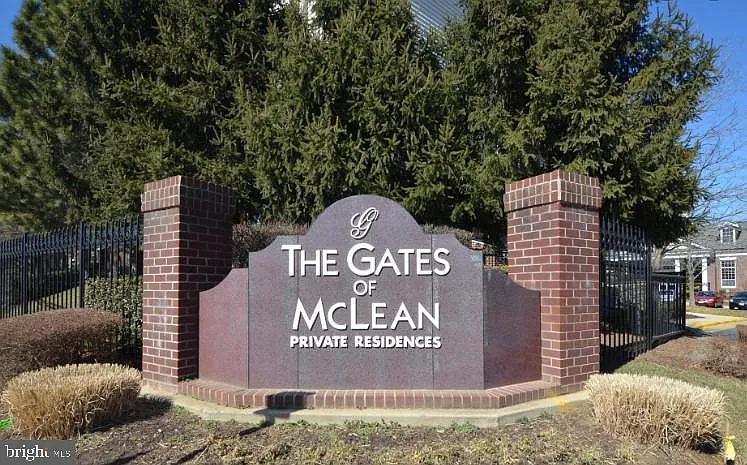 1521 Spring Gate Dr #10201