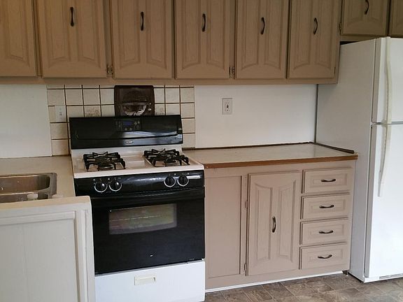4th image of 269 El Bosque Dr