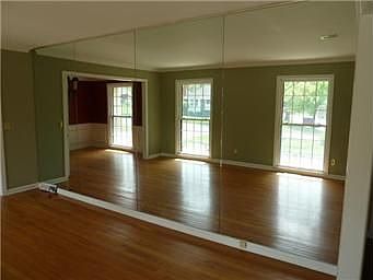4th image of 9241 Goddard St