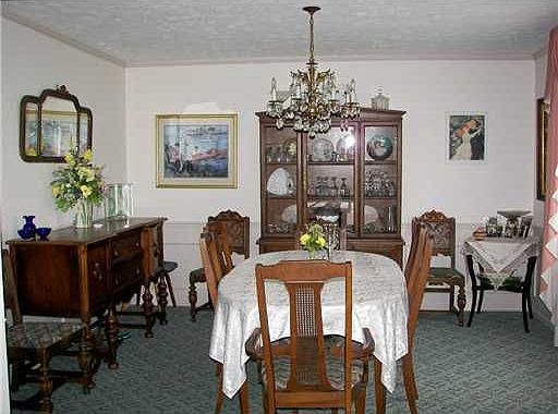 4th image of 819 Stratford Dr